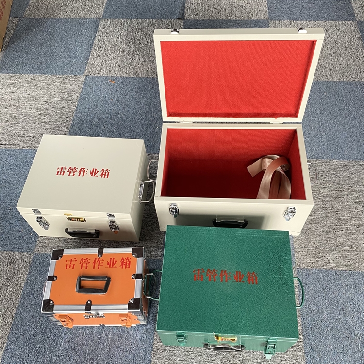 海城爆破工程作业箱如何选择？玻璃钢与传统材质的全面对比
